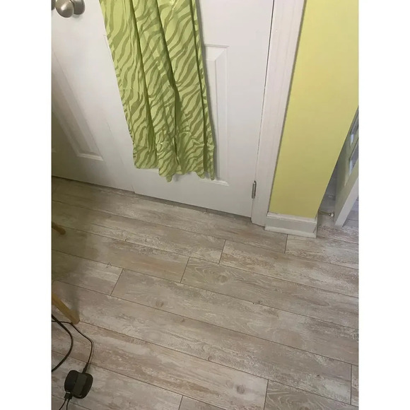 Saylor Connor Midi Dress in Matcha Size Medium - Picture 8 of 12